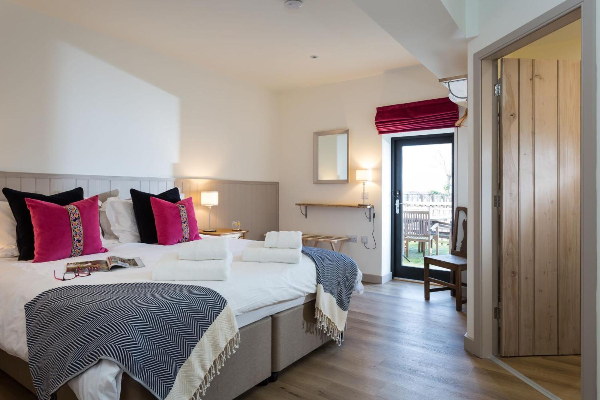 The Barn At Plas Ashpool Sleeps 8 Llandyrnog Exterior foto