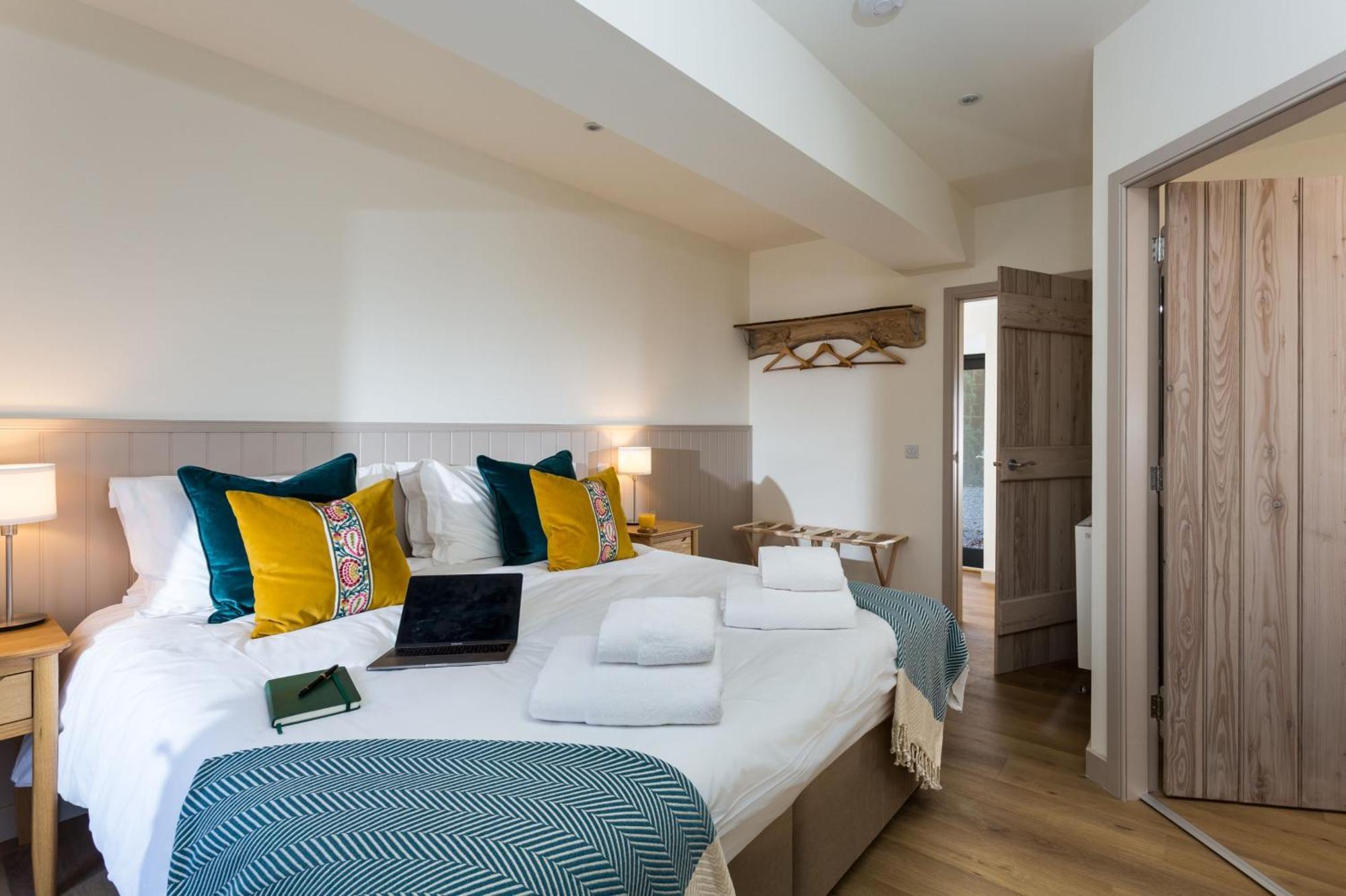 The Barn At Plas Ashpool Sleeps 8 Llandyrnog Exterior foto